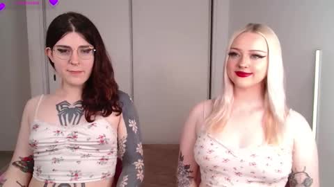 Snapshot of chloe_levine chatting on November 2025 07:45:02 PM Chloe Levine online show from November 2025 07:45:02 PM