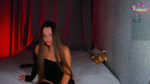 Snapshot of chloe_loo chatting on October 2025 09:08:02 PM Chloe online show from October 2025 09:08:02 PM