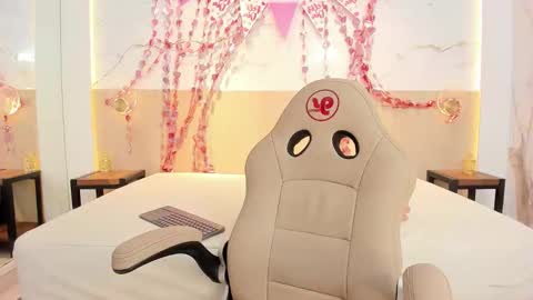  CHLOE  online show from February 2026 11:47:02 AM