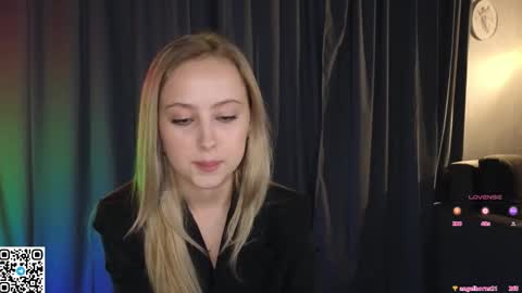 Snapshot of chloe_novel chatting on September 2025 06:45:01 PM Chloe online show from September 2025 06:45:01 PM