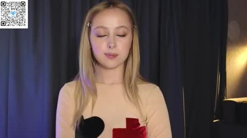 Snapshot of chloe_novel chatting on October 2025 11:53:02 AM Chloe online show from October 2025 11:53:02 AM