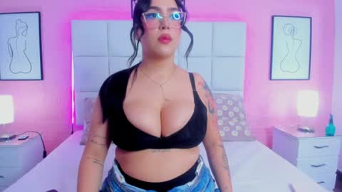 Snapshot of chloe_parker_ chatting on July 2026 08:44:02 PM cloe online show from July 2026 08:44:02 PM
