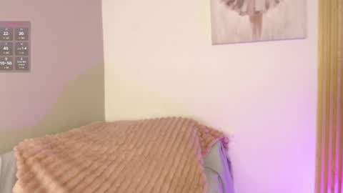 Snapshot of chloe_peach_ chatting on April 2026 12:19:02 PM chloe_peach_ online show from April 2026 12:19:02 PM