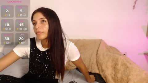 Snapshot of chloe_peach_ chatting on June 2026 12:33:01 PM chloe_peach_ online show from June 2026 12:33:01 PM