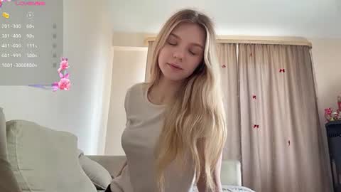 Snapshot of chloe_show chatting on July 2026 11:40:01 AM hloe online show from July 2026 11:40:01 AM