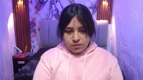 chloe_smith5 online show from November 2025 01:11:01 PM