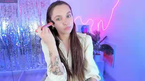 Snapshot of chloe_sunny chatting on June 2026 01:59:01 PM Chloe online show from June 2026 01:59:01 PM