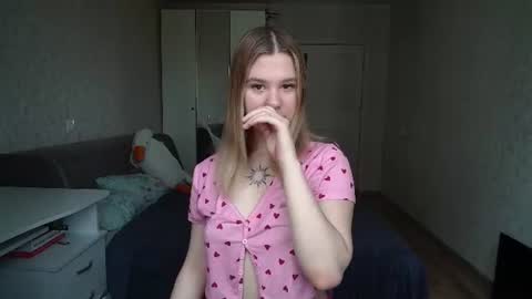 Snapshot of chloe_vance chatting on July 2026 05:02:02 AM Chloe online show from July 2026 05:02:02 AM