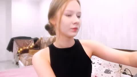 Snapshot of chloe_wifey chatting on December 2025 11:39:02 AM chloe wifey online show from December 2025 11:39:02 AM