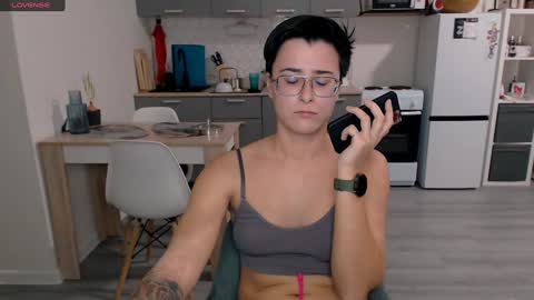 Snapshot of chloe_x_ chatting on December 2024 06:39:01 PM Eva and Sandra online show from December 2024 06:39:01 PM