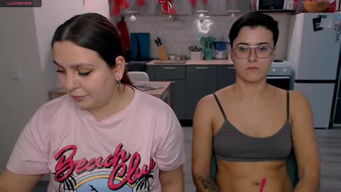 Snapshot of chloe_x_ chatting on December 2024 06:56:02 PM Eva and Sandra online show from December 2024 06:56:02 PM