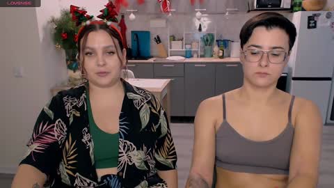 Snapshot of chloe_x_ chatting on December 2024 08:58:02 PM Eva and Sandra online show from December 2024 08:58:02 PM