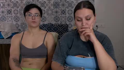 Snapshot of chloe_x_ chatting on February 2025 05:30:01 AM Eva and Sandra online show from February 2025 05:30:01 AM