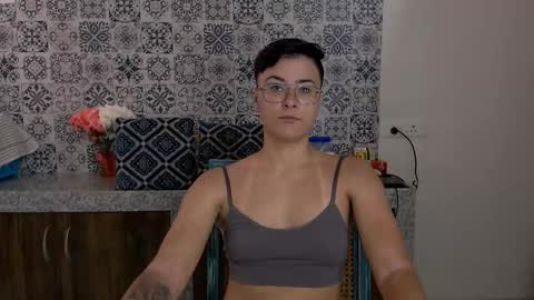 Snapshot of chloe_x_ chatting on February 2025 09:33:01 AM Eva and Sandra online show from February 2025 09:33:01 AM