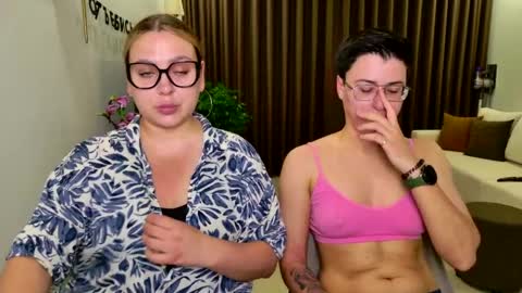 Snapshot of chloe_x_ chatting on April 2026 02:14:01 PM Eva and Sandra online show from April 2026 02:14:01 PM