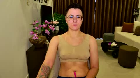 Snapshot of chloe_x_ chatting on April 2026 07:44:02 AM Eva and Sandra online show from April 2026 07:44:02 AM