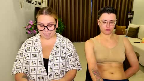 Snapshot of chloe_x_ chatting on April 2026 10:36:01 AM Eva and Sandra online show from April 2026 10:36:01 AM