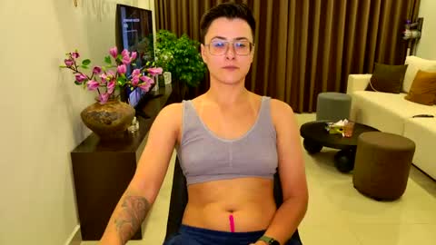 Snapshot of chloe_x_ chatting on April 2026 06:10:02 PM Eva and Sandra online show from April 2026 06:10:02 PM