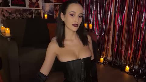 chloe online show from October 2025 10:48:02 PM