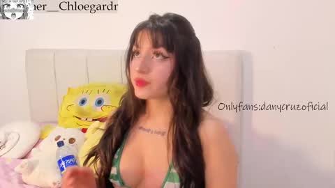 Snapshot of chloee_gardner chatting on October 2025 09:46:01 PM Chloe online show from October 2025 09:46:01 PM