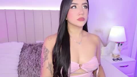 Snapshot of chloehall1 chatting on June 2026 02:25:01 AM Chloe Hall online show from June 2026 02:25:01 AM