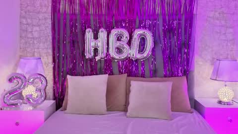 C H L O E  M O O N online show from April 2026 10:39:02 AM