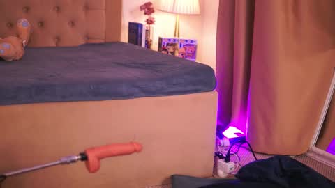 Chlo online show from December 2025 04:30:02 AM