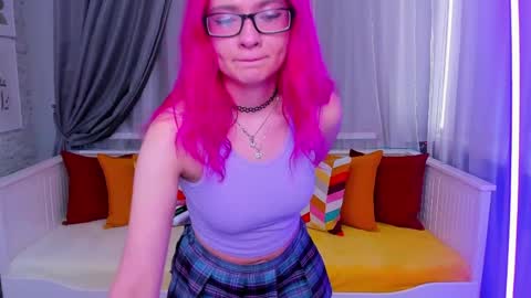 chloepinkson online show from April 2026 05:18:01 PM