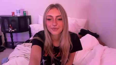 chloeros3e online show from September 2025 10:20:02 AM