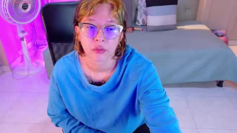 Snapshot of chloerossee chatting on June 2026 01:15:01 PM Chloe rosse online show from June 2026 01:15:01 PM