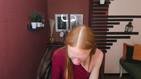 Chloe online show from December 2025 02:23:01 PM