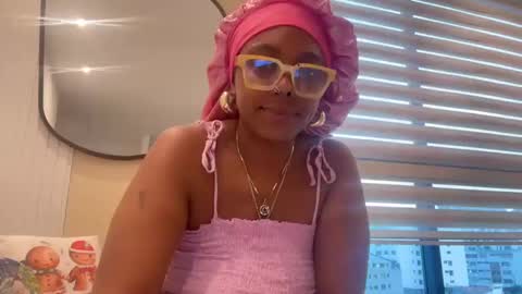 Snapshot of chocolatecakequeen chatting on December 2024 11:18:02 AM ChocolateCakeQueen online show from December 2024 11:18:02 AM