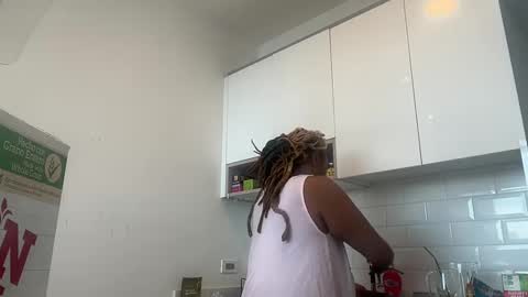 Snapshot of chocolatecakequeen chatting on December 2024 03:31:02 PM ChocolateCakeQueen online show from December 2024 03:31:02 PM