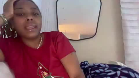 Snapshot of chocolatecakequeen chatting on December 2024 05:12:01 AM ChocolateCakeQueen online show from December 2024 05:12:01 AM