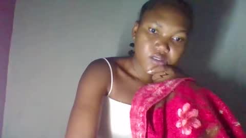 Snapshot of chololatblonde chatting on March 2026 04:07:02 AM chololatblonde online show from March 2026 04:07:02 AM