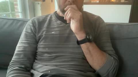 chris13abcd online show from December 2025 08:01:02 AM