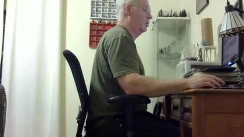 Snapshot of chris2002b chatting on November 2025 03:49:02 AM chris2002b online show from November 2025 03:49:02 AM