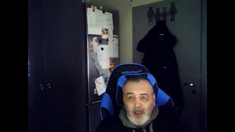 Chris online show from November 2025 12:38:01 PM