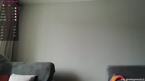 redhead thief of sausages and hearts online show from February 2025 10:02:01 AM