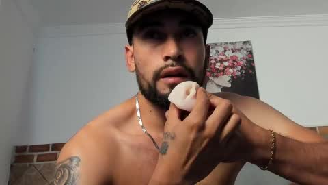 Snapshot of chris_kizz chatting on December 2024 06:45:01 AM chris_kizz online show from December 2024 06:45:01 AM