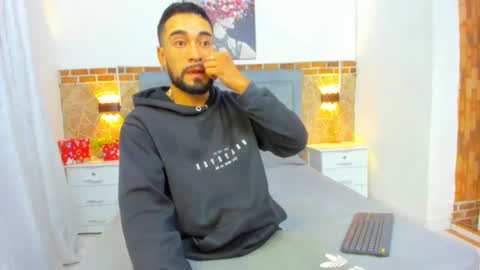 Snapshot of chris_kizz chatting on December 2024 11:18:01 AM chris_kizz online show from December 2024 11:18:01 AM