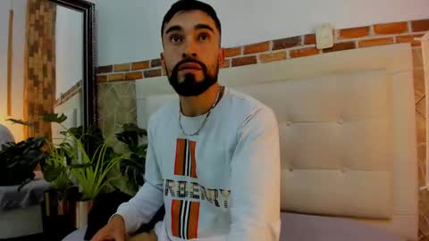 Snapshot of chris_kizz chatting on January 2025 10:43:02 PM chris_kizz online show from January 2025 10:43:02 PM