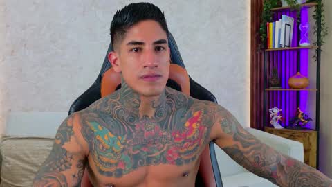 Snapshot of chris_reilly chatting on February 2026 02:42:02 PM chris reilly online show from February 2026 02:42:02 PM