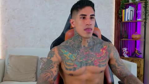 Snapshot of chris_reilly chatting on February 2026 04:04:02 PM chris reilly online show from February 2026 04:04:02 PM