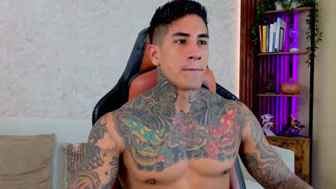 Snapshot of chris_reilly chatting on March 2026 03:47:01 PM chris reilly online show from March 2026 03:47:01 PM