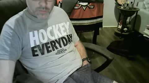 chrisprngr online show from October 2025 09:06:02 AM