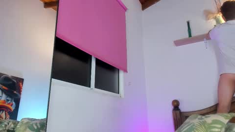 Snapshot of chrisstianford chatting on October 2025 07:44:01 AM Hi dont forguet to follow me    online show from October 2025 07:44:01 AM