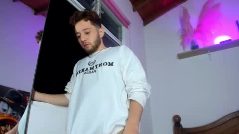 Snapshot of chrisstianford chatting on October 2025 08:16:02 AM Hi dont forguet to follow me    online show from October 2025 08:16:02 AM