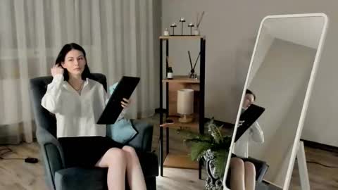 christaschrecongost online show from February 2026 06:06:01 PM