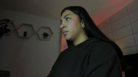 Christine  online show from November 2025 11:55:02 AM